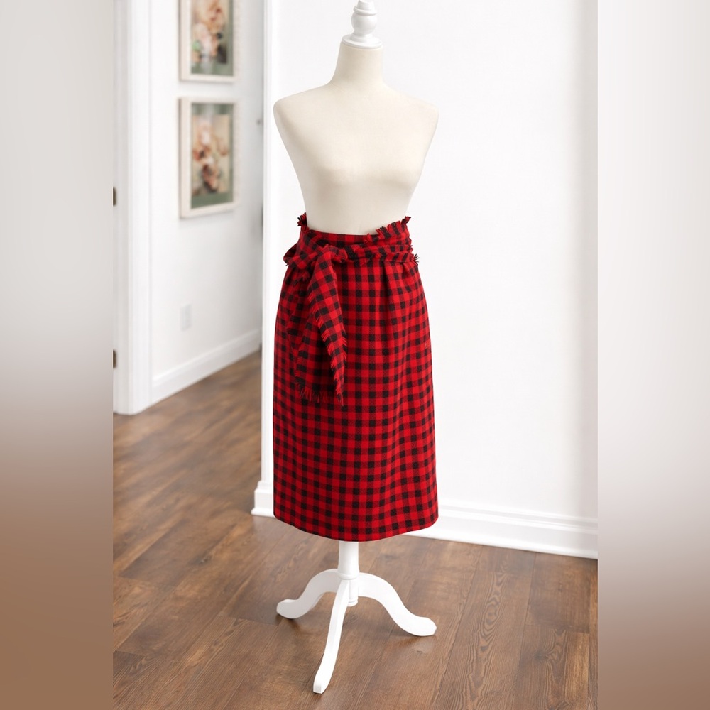 Vintage lined buffalo plaid red black wool belt pleat front skirt
size XS